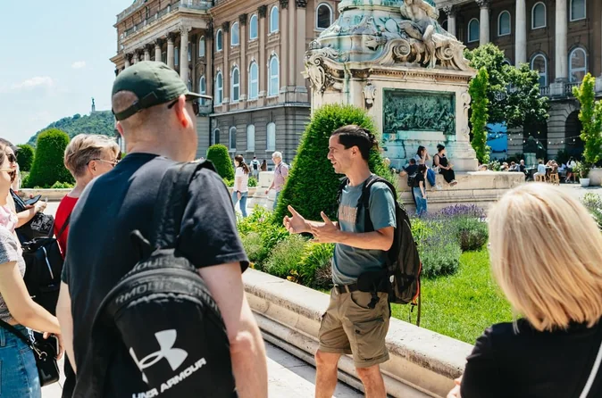 Tour a piedi del Castello di Buda con uno storico